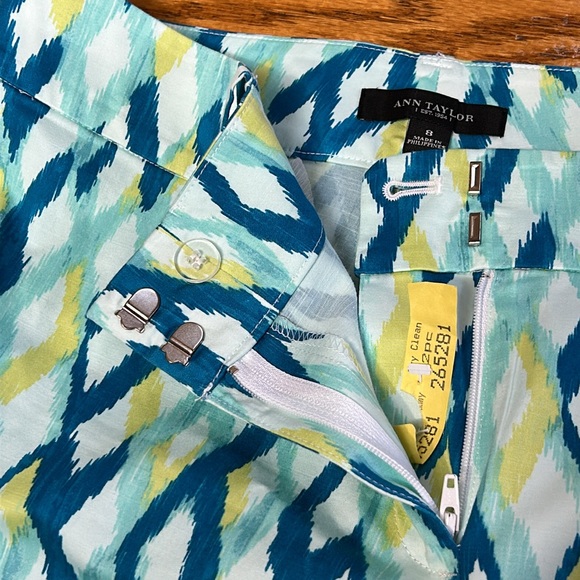 Ann Taylor blue/yellow ankle pants. Size 8.  Excellent condition. - Picture 4 of 13